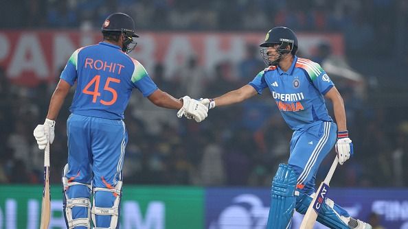 IND vs ENG: रोहित शर्मा के हाहाकारी शतक की बदौलत भारत ने इंग्लैंड को 4 विकेट से दी मात, वनडे सीरीज पर जमाया कब्जा IND vs ENG: रोहित शर्मा के हाहाकारी शतक की बदौलत भारत ने इंग्लैंड को 4 विकेट से दी मात, वनडे सीरीज पर जमाया कब्जा