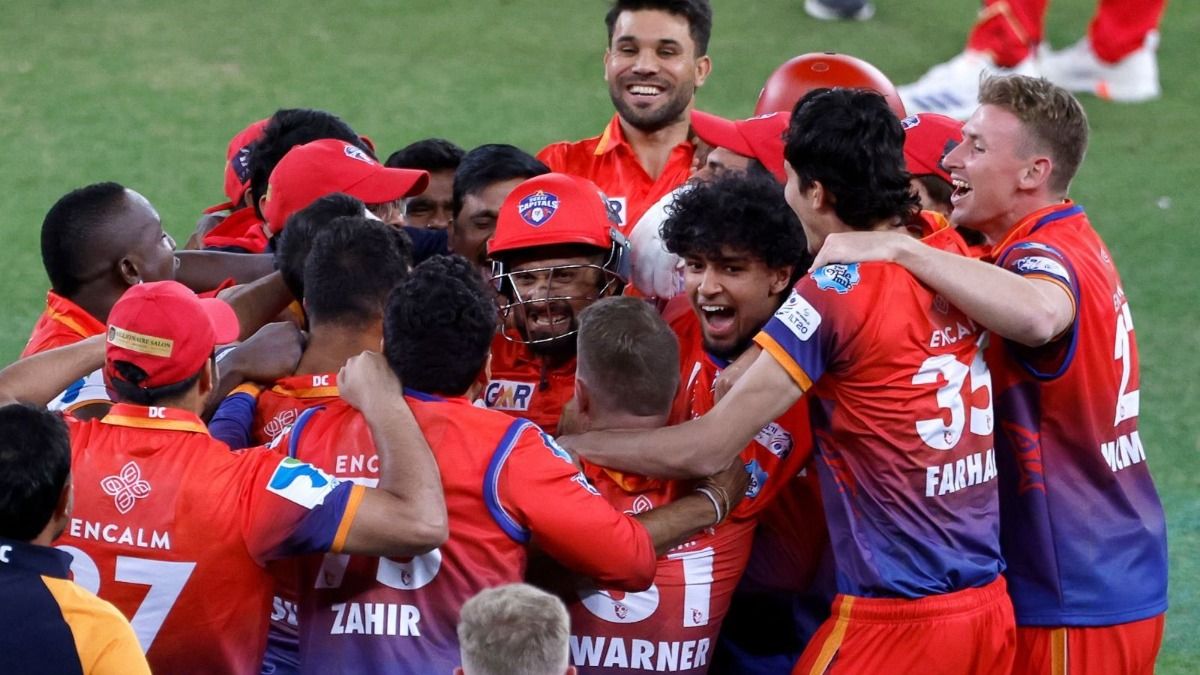 दिल्ली की फ्रेंचाइज का इंतजार हुआ खत्म! दुबई कैपिटल्स ने सिंकदर रजा के दम पर जीता ILT20 खिताब, सैम करन की टीम को फाइनल में 4 विकेट से दी मात