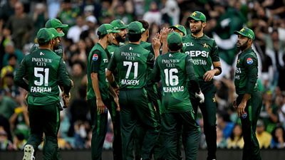 पाकिस्तान को बड़ा झटका, चोट के कारण स्टार तेज गेंदबाज साउथ अफ्रीका के खिलाफ मैच से बाहर, PCB ने चैंपियंस ट्रॉफी से पहले दी बड़ी अपडेट SportsTak Hindi