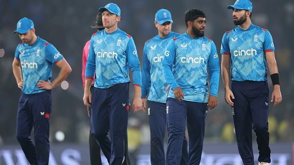 'भारत ने कितनी आसानी से 305 रन बना लिए', इंग्लैंड की हार के बाद टीम पर बरसा दिग्गज क्रिकेटर, कहा- मार्क वुड तेज गेंद फेंककर भी विकेट नहीं ले पा रहे SportsTak Hindi