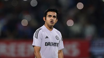 'गंभीर, आप जो कर रहे हैं, वह सही नहीं है', पूर्व भारतीय कप्तान का टीम इंडिया के हेड कोच पर बड़ा हमला SportsTak Hindi