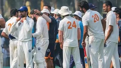 जम्मू-कश्मीर को चुकानी पड़ी एक रन की कीमत, बिना हारे रणजी ट्रॉफी से होना पड़ा बाहर , केरल की सेमीफाइनल में एंट्री SportsTak Hindi