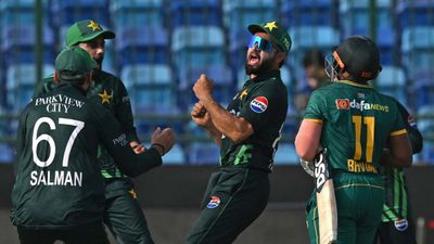 चैंपियंस ट्रॉफी से पहले पाकिस्तान को जोर का झटका, तीन खिलाड़ियों को ICC ने दी तगड़ी सजा, जानिए क्यों SportsTak Hindi