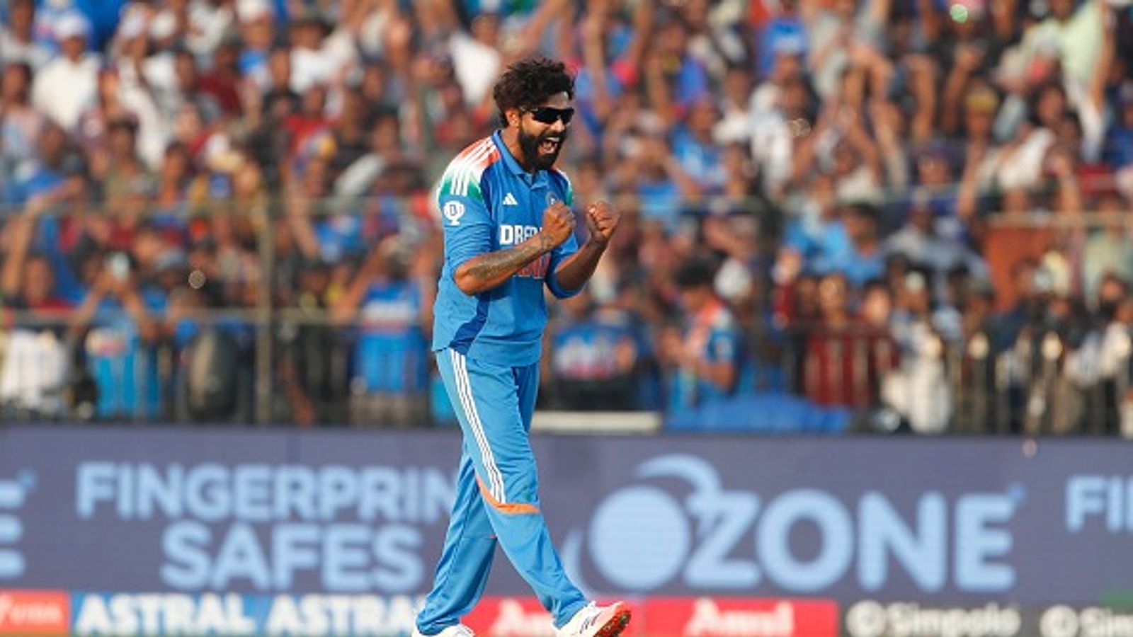 Champions Trophy में रवींद्र जडेजा यह कमाल करने वाले इकलौते भारतीय, 2013 में रचा था इतिहास Champions Trophy में रवींद्र जडेजा यह कमाल करने वाले इकलौते भारतीय, 2013 में रचा था इतिहास