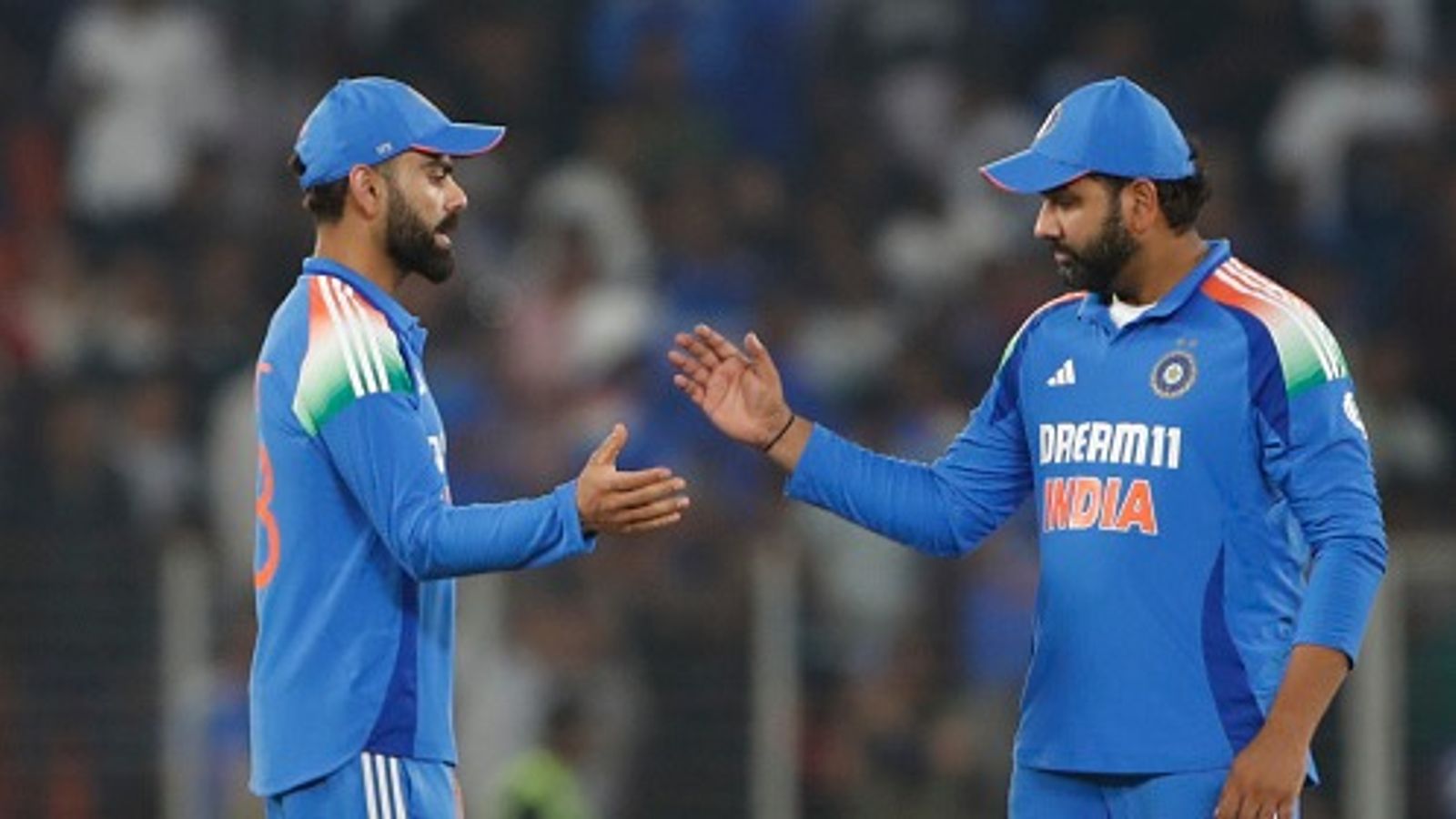 चैंपियंस ट्रॉफी सेमीफाइनल में भारत की हो सकती है इन टीमों से टक्कर, यहां जानें पूरा समीकरण चैंपियंस ट्रॉफी सेमीफाइनल में भारत की हो सकती है इन टीमों से टक्कर, यहां जानें पूरा समीकरण