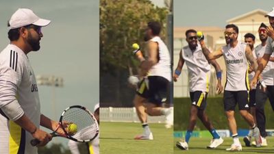 विराट कोहली का प्रैक्टिस में करिश्मा, एक हाथ से लपका अद्भुत कैच तो टीम इंडिया के खिलाड़ियों ने मनाया जश्न, VIDEO वायरल टीम इंडिया के ट्रेनिंग सेशन के दौरान रोहित शर्मा और विराट कोहली