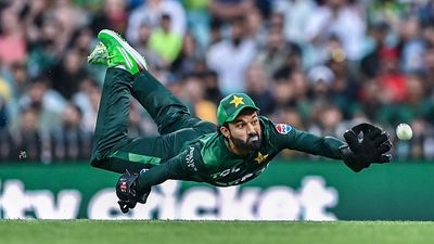 'हमें कमजोर समझते रहो', चैंपियंस ट्रॉफी से ठीक पहले पाकिस्तानी कप्तान ने क्रिकेट पंडितों और फैंस से लगाई खास गुहार SportsTak Hindi