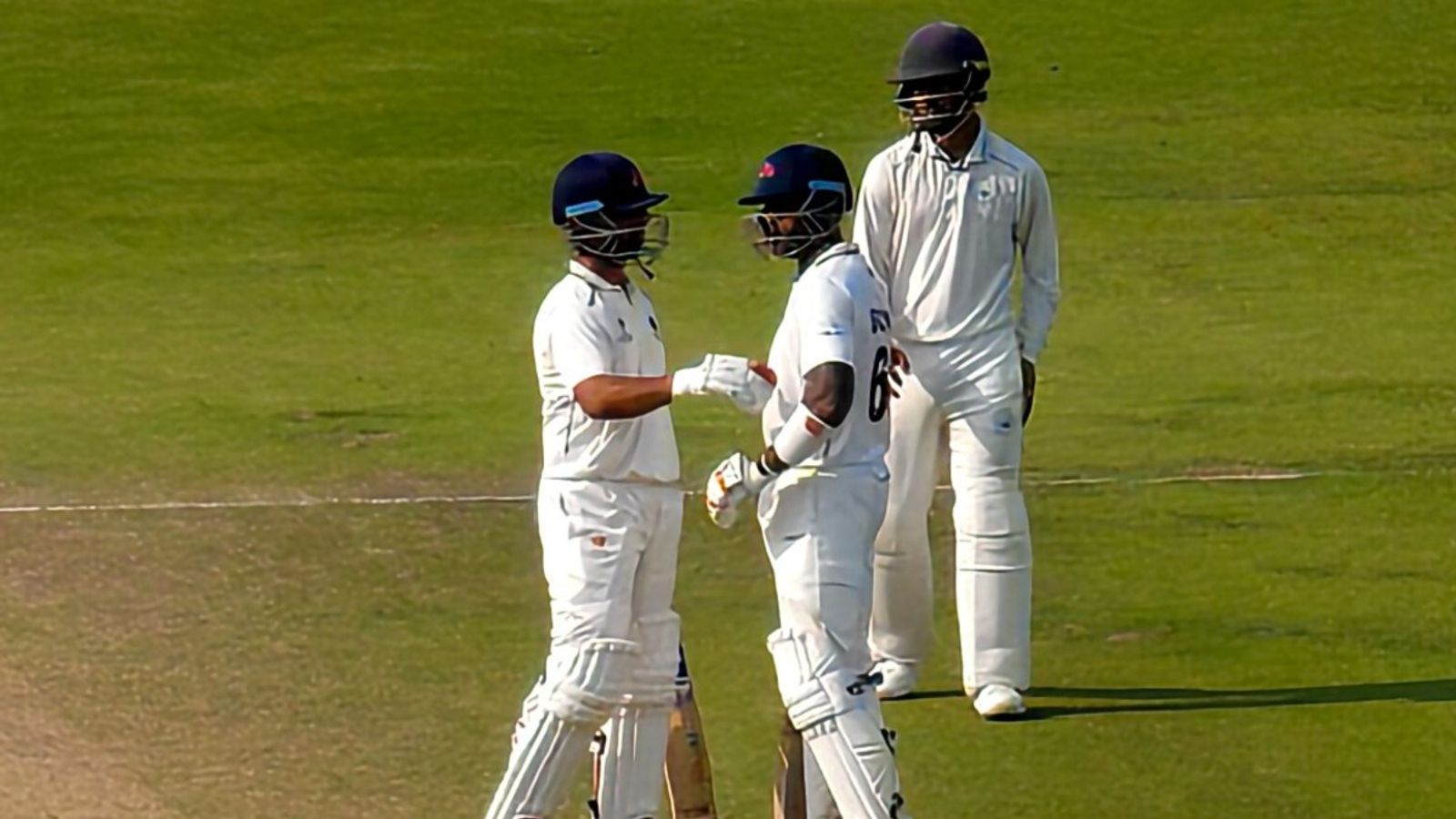 Ranji Trophy Semifinal : रोमांचक मोड पर मुंबई-विदर्भ का रणजी सेमीफाइनल, 260 रन से पीछे अजिंक्य रहाणे की टीम Ranji Trophy Semifinal : रोमांचक मोड पर मुंबई-विदर्भ का रणजी सेमीफाइनल, 260 रन से पीछे अजिंक्य रहाणे की टीम