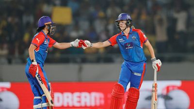 WPL 2025: एनाबेल सदरलैंड और मेग लैनिंग के धमाके से जीती दिल्ली, यूपी वॉरियर्ज को सात विकेट से रौंदा जीत के बाद दिल्ली कैपिटल्स की महिला बैटर