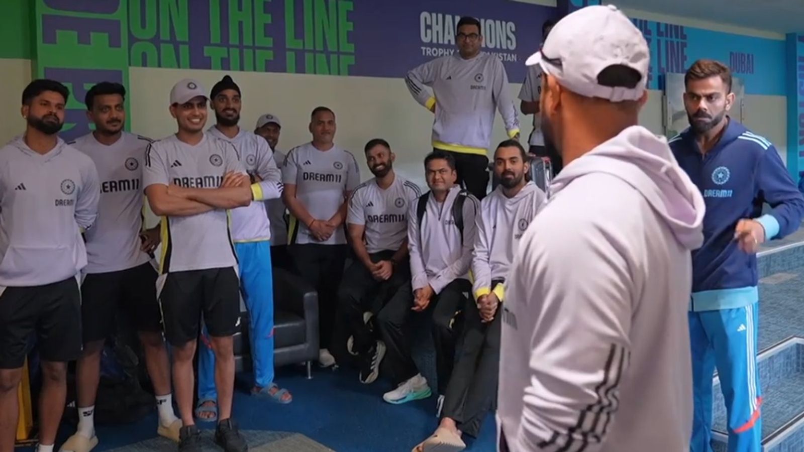 IND vs BAN: इस भारतीय स्टार को मिला बेस्ट फील्डर का अवॉर्ड, मोहम्मद शमी बोले- कैच तो मेरा भी अच्छा था, Video IND vs BAN: इस भारतीय स्टार को मिला बेस्ट फील्डर का अवॉर्ड, मोहम्मद शमी बोले- कैच तो मेरा भी अच्छा था, Video