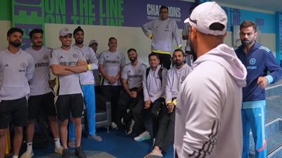 IND vs BAN: इस भारतीय स्टार को मिला बेस्ट फील्डर का अवॉर्ड, मोहम्मद शमी बोले- कैच तो मेरा भी अच्छा था, Video SportsTak Hindi