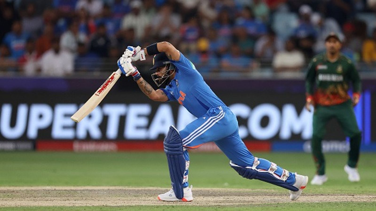 'वो अगला विराट कोहली बनने की कोशिश कर रहा है', जानें मोहम्मद हफीज ने किस भारतीय बल्लेबाज को लेकर कहा ऐसा 'वो अगला विराट कोहली बनने की कोशिश कर रहा है', जानें मोहम्मद हफीज ने किस भारतीय बल्लेबाज को लेकर कहा ऐसा