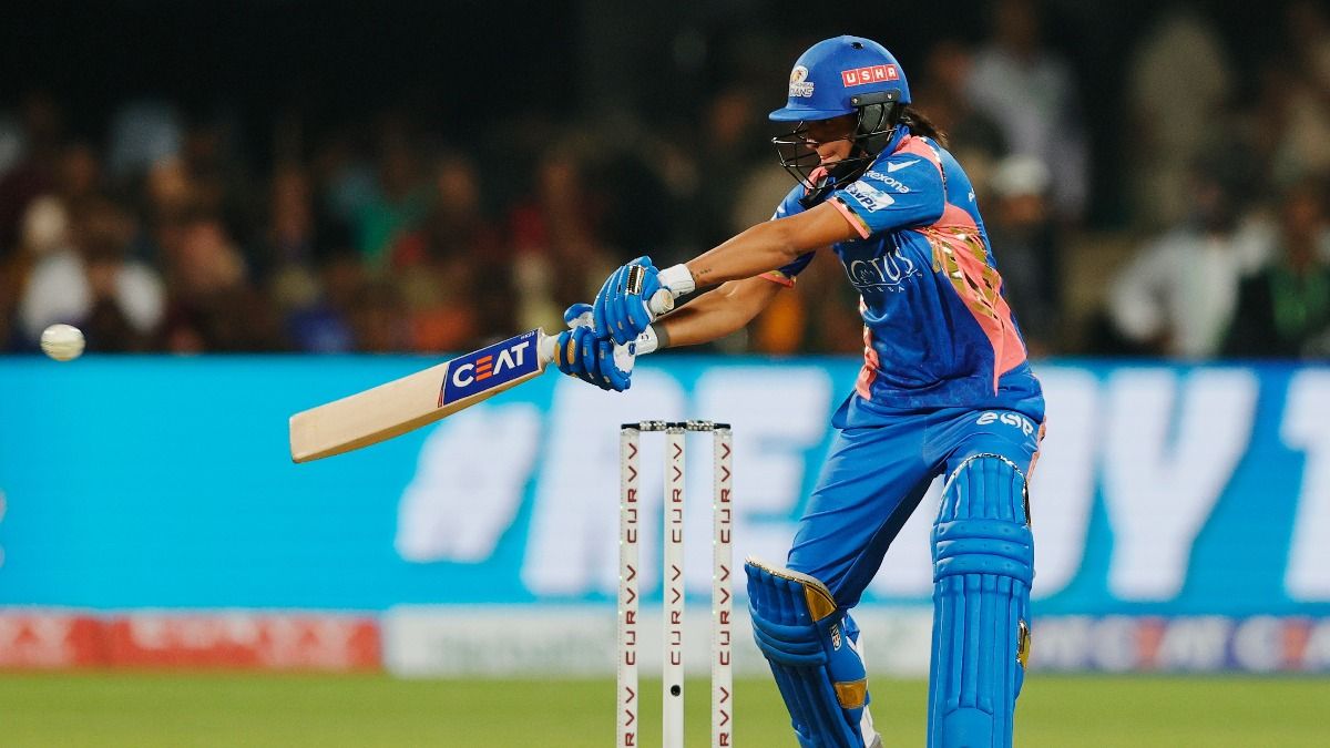 MI vs RCB: मुंबई इंडियंस ने RCB को उसी के घर में दी शिकस्त, पेरी की 81 रन की पारी पर फिरा पानी,  हरमन की टीम ने 4 विकेट से दर्ज की जीत