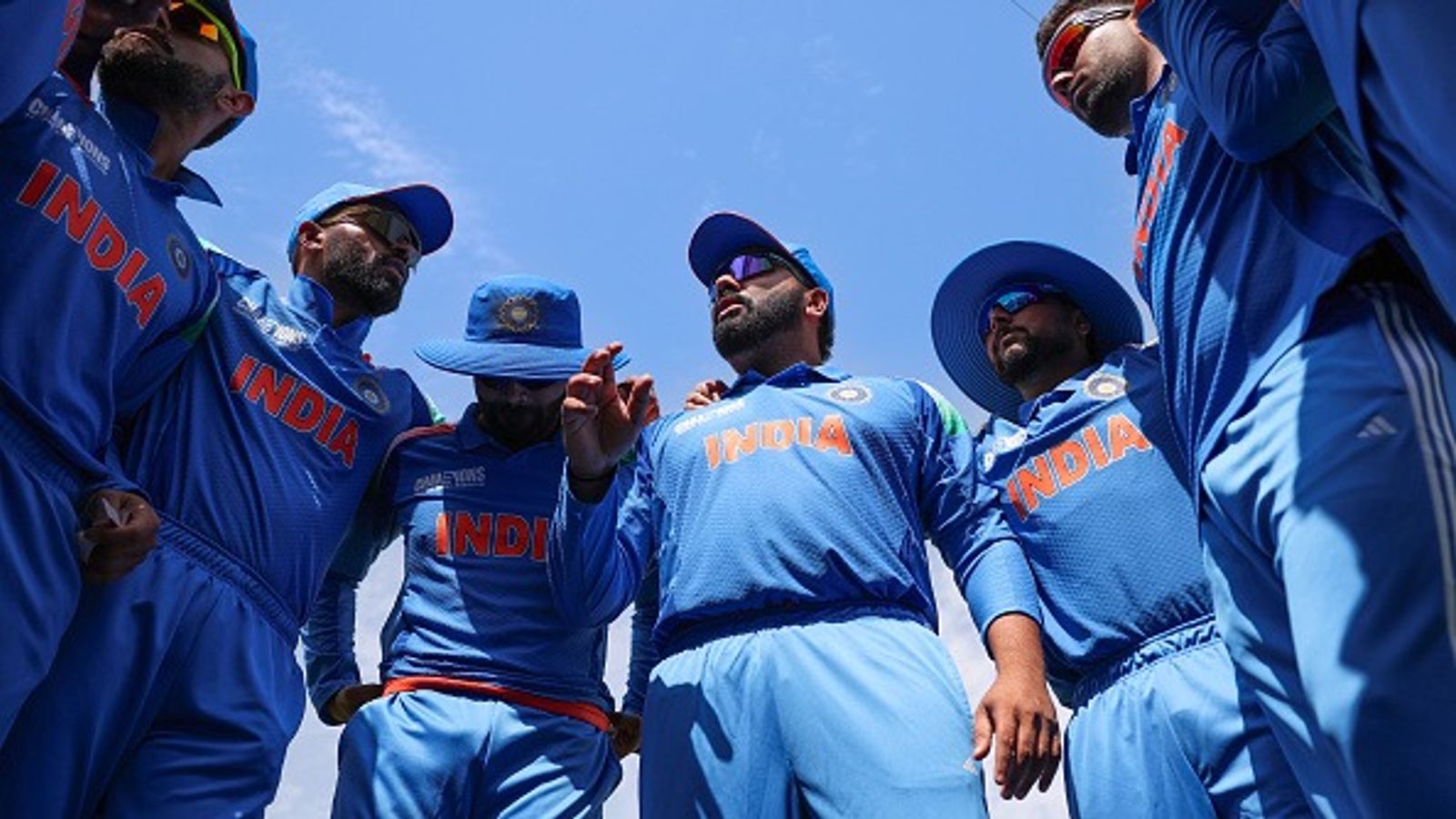 IND vs PAK: वरुण चक्रवर्ती कुलदीप यादव को करेंगे रिप्लेस, अर्शदीप सिंह फिर हो सकते हैं बाहर, पाकिस्तान के खिलाफ ऐसी हो सकती है भारत की प्लेइंग 11 IND vs PAK: वरुण चक्रवर्ती कुलदीप यादव को करेंगे रिप्लेस, अर्शदीप सिंह फिर हो सकते हैं बाहर, पाकिस्तान के खिलाफ ऐसी हो सकती है भारत की प्लेइंग 11