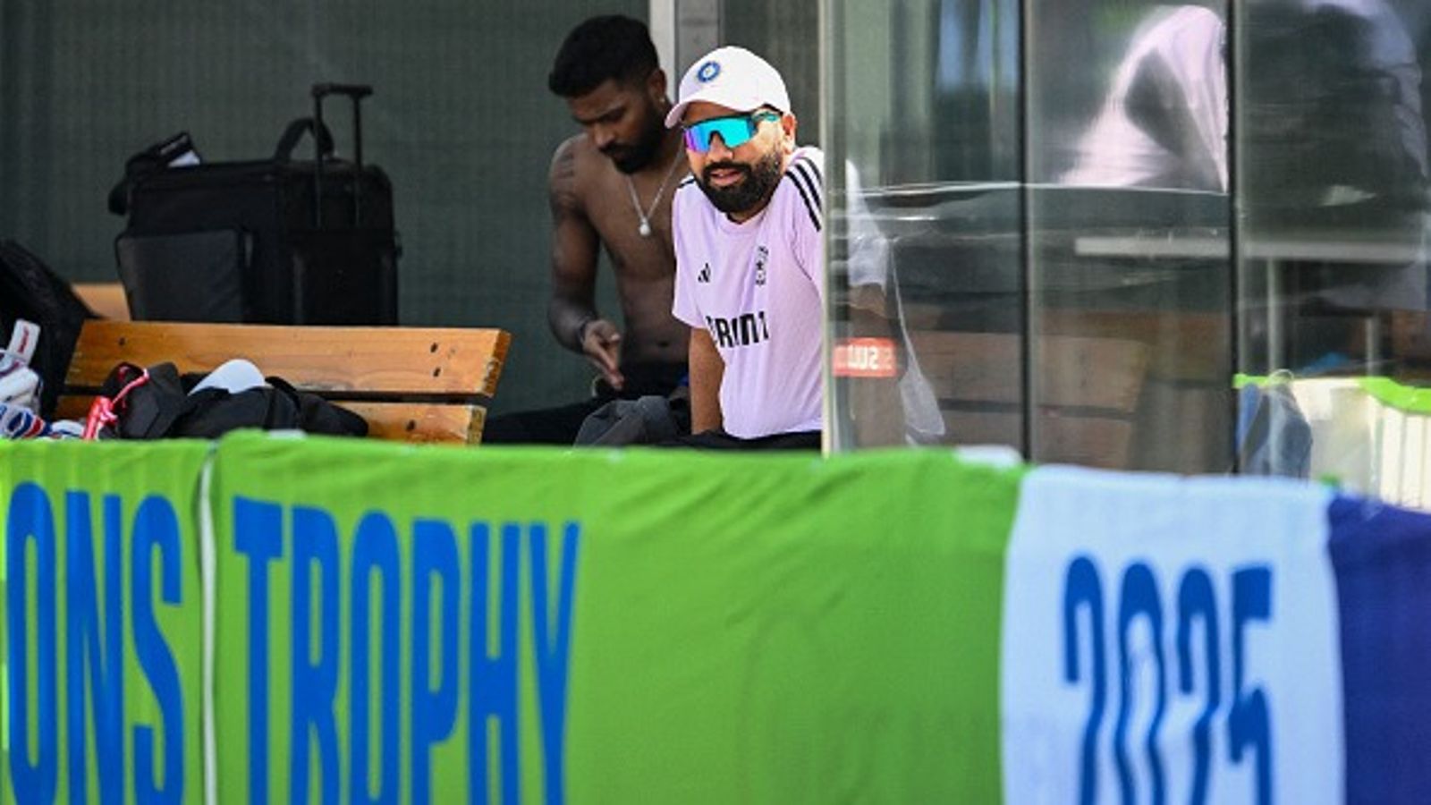 रोहित शर्मा के संन्यास पर पाकिस्तान के खिलाफ मैच से ठीक पहले दिग्गज का बड़ा बयान, कहा-उन्होंने फैसला कर लिया है रोहित शर्मा के संन्यास पर पाकिस्तान के खिलाफ मैच से ठीक पहले दिग्गज का बड़ा बयान, कहा-उन्होंने फैसला कर लिया है