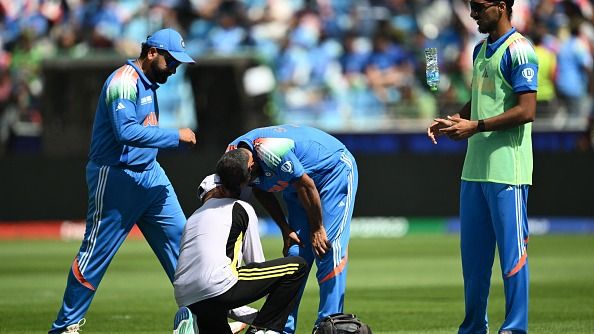 IND vs PAK मुकाबले के दौरान रोहित शर्मा की फिटनेस ने दिया जवाब, बॉल पकड़ने में हुई दिक्कत, दिनेश कार्तिक ने बताई अंदर की बात