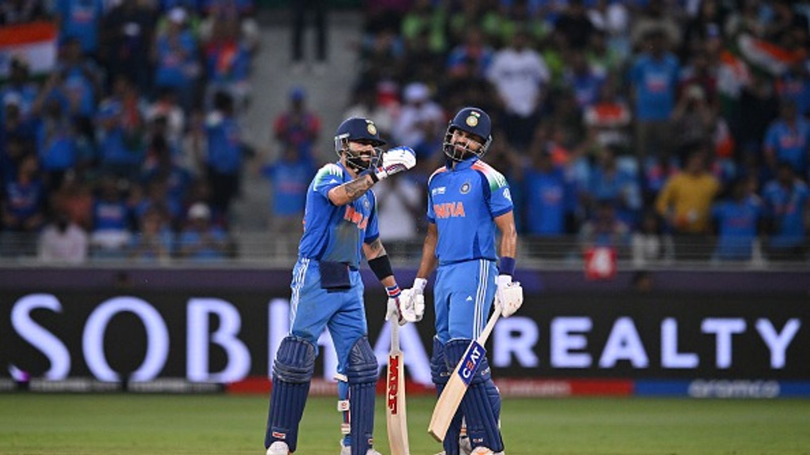 IND vs PAK : जहां मैटर बड़े होते हैं, वहां विराट शतक के साथ खड़े होते हैं, पाकिस्तान की बत्ती गुल कर चैंपियंस ट्रॉफी के सेमीफाइनल में पहुंचा भारत IND vs PAK : जहां मैटर बड़े होते हैं, वहां विराट शतक के साथ खड़े होते हैं, पाकिस्तान की बत्ती गुल कर चैंपियंस ट्रॉफी के सेमीफाइनल में पहुंचा भारत