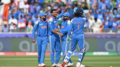 रोहित शर्मा ने पाकिस्तान को हराने के बाद विराट कोहली और श्रेयस अय्यर की बजाय इस तिकड़ी को दिया श्रेय, कहा- ये नहीं भूलना चाहिए कि... SportsTak Hindi