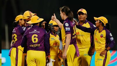 WPL : सुपर ओवर के रोमांच में आरसीबी को मिली हार, सोफी ने तूफानी पारी से यूपी को दिलाई रोचक जीत  यूपी वॉरियर्ज की टीम