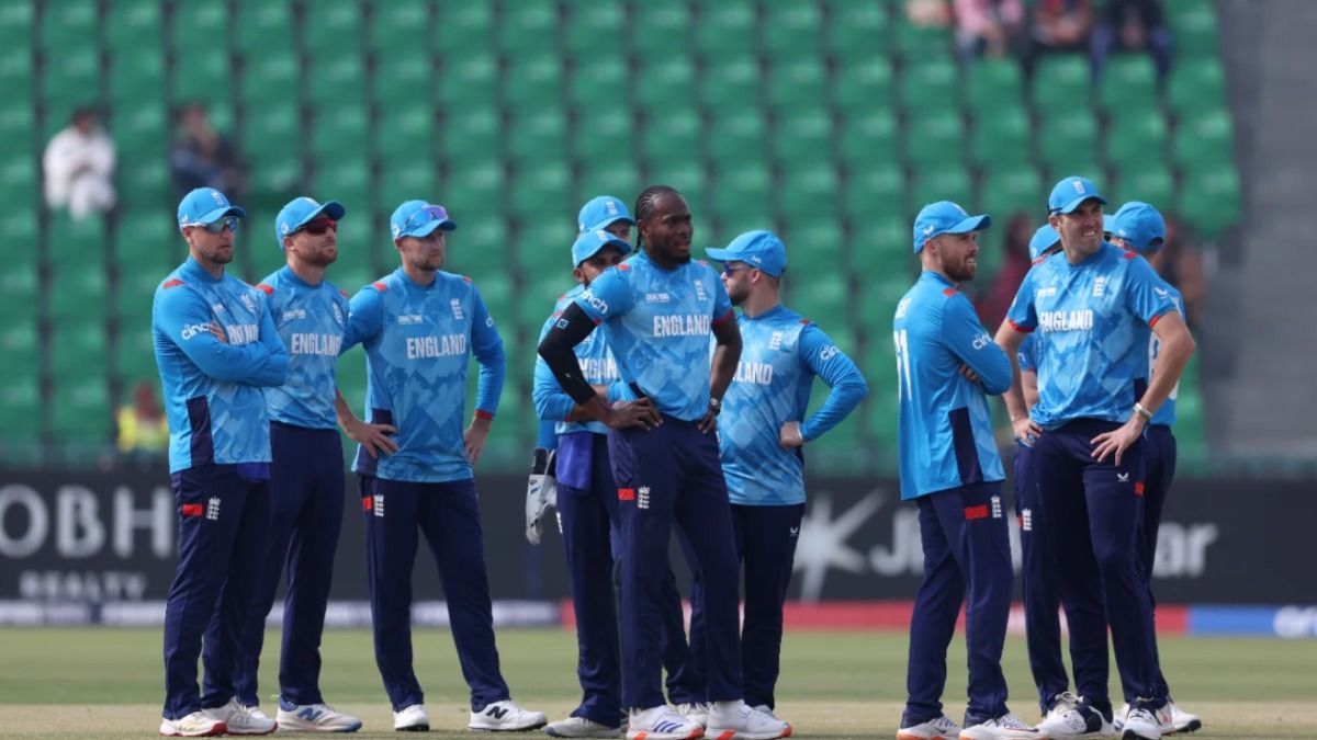 Champions Trophy: इंग्लैंड के लिए 24 घंटे में दूसरी बार बजी खतरे की घंटी, स्टार बॉलर को गंवाने के बाद अब इस खिलाड़ी ने बढ़ाई चिंता, छोड़ गया मैदान