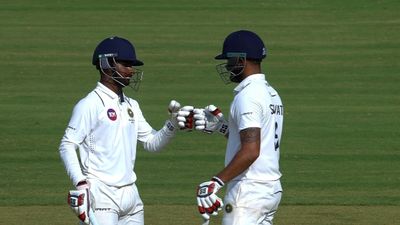 Ranji Trophy Final: विदर्भ के 379 रनों के जवाब में केरल ने 131 रनों पर गंवाए 3 विकेट, सरवटे की मैच पर पकड़ लेकिन टीम अभी भी 248 रन पीछे SportsTak Hindi