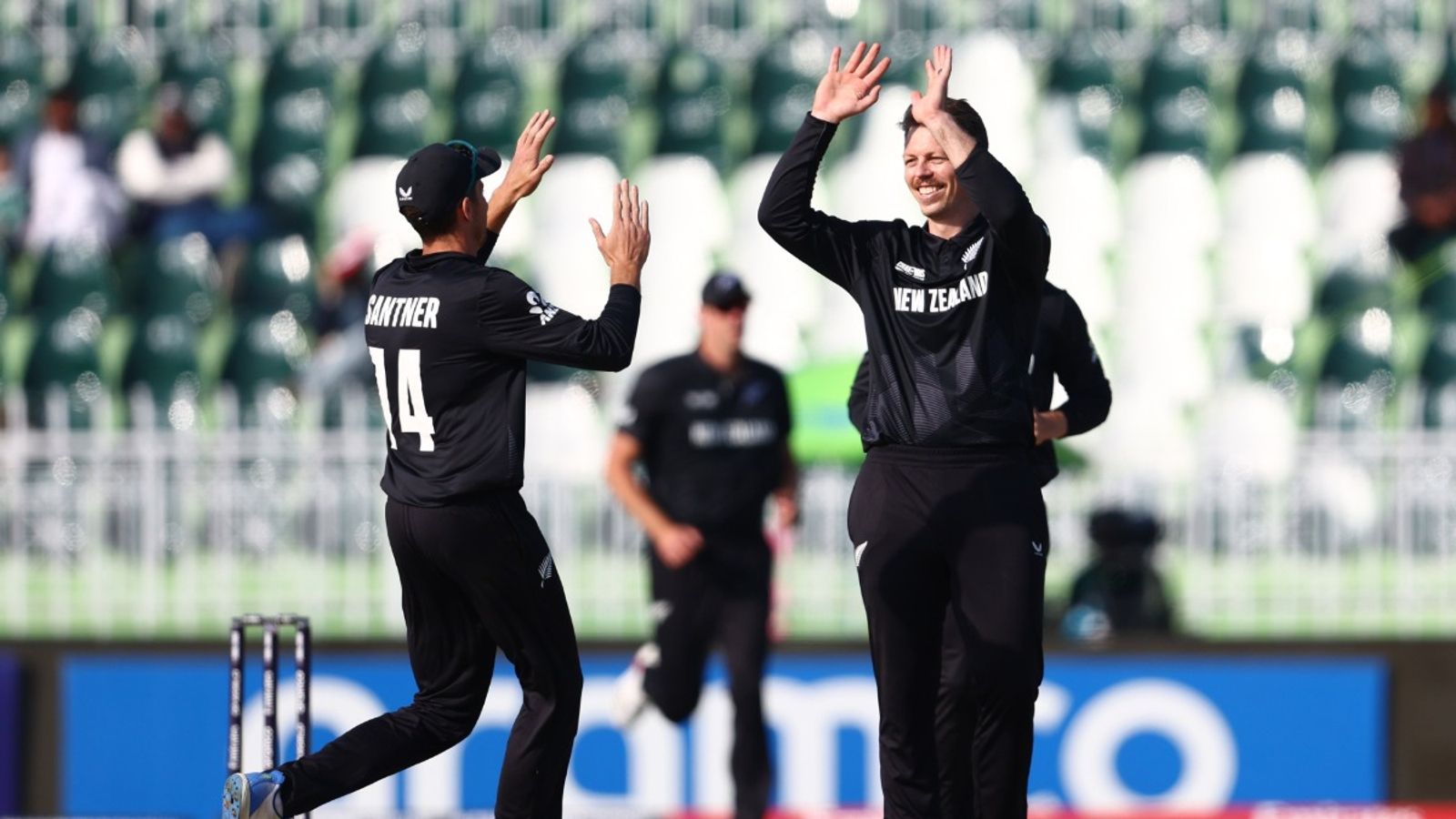 टीम इंडिया के दुबई में ही चैंपियंस ट्रॉफी खेलने पर न्यूजीलैंड के सूरमा का पैट कमिंस-नासिर हुसैन को मुंहतोड़ जवाब, कहा- क्या मतलब है कि... टीम इंडिया के दुबई में ही चैंपियंस ट्रॉफी खेलने पर न्यूजीलैंड के सूरमा का पैट कमिंस-नासिर हुसैन को मुंहतोड़ जवाब, कहा- क्या मतलब है कि...