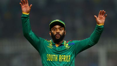 Champions Trophy: साउथ अफ्रीका के कप्तान टेंबा बावुमा इंग्लैंड के खिलाफ बड़े मैच से अचानक क्यों हो गए बाहर? जानें वजह South Africa's Temba Bavuma