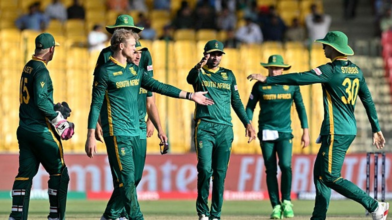 Champions Trophy: अफगानिस्तान बाहर, साउथ अफ्रीका ने इंग्लैंड को 179 रन पर ढेर कर सेमीफाइनल में की एंट्री, 4 टीमें तय होने के बाद जानें किससे भिड़ेगा भारत Champions Trophy: अफगानिस्तान बाहर, साउथ अफ्रीका ने इंग्लैंड को 179 रन पर ढेर कर सेमीफाइनल में की एंट्री, 4 टीमें तय होने के बाद जानें किससे भिड़ेगा भारत