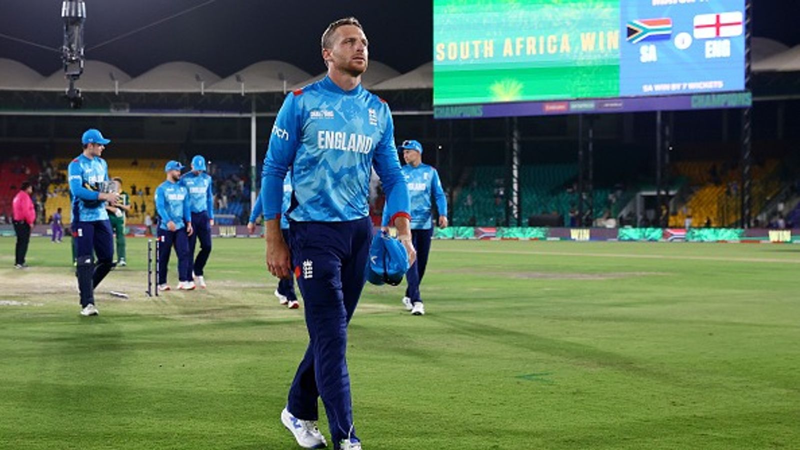 जोस बटलर की कप्तानी में इंग्लैंड नहीं जीत पाया एक भी मैच तो टीम पर निकासा गुस्सा, कहा- भाग जाओ सभी यहां से, ब्रेंडन मैक्कलम.. जोस बटलर की कप्तानी में इंग्लैंड नहीं जीत पाया एक भी मैच तो टीम पर निकासा गुस्सा, कहा- भाग जाओ सभी यहां से, ब्रेंडन मैक्कलम..