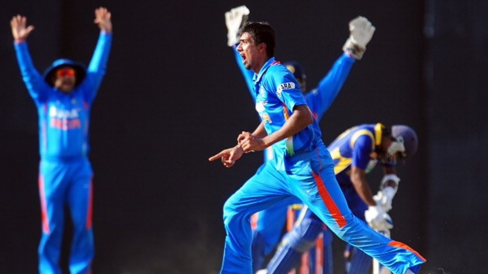 IPL से पहले चेहरा हुआ पैरालिसिस, अब भारतीय गेंदबाज ने हैट्रिक लेकर किया धमाका, साउथ अफ्रीका के तीन धुरंधर बने शिकार IPL से पहले चेहरा हुआ पैरालिसिस, अब भारतीय गेंदबाज ने हैट्रिक लेकर किया धमाका, साउथ अफ्रीका के तीन धुरंधर बने शिकार