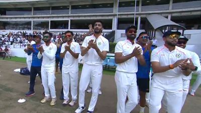 Ranji Trophy: करुण नायर के शतक के दम पर तीसरी बार चैंपियन बना विदर्भ, 74 साल बाद फाइनल में पहुंची केरल का सपना चकनाचूर SportsTak Hindi