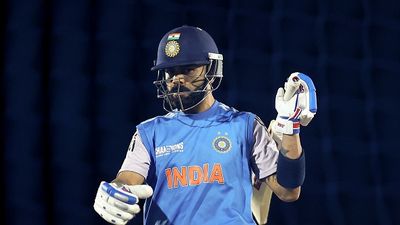 'विराट कोहली जीरो हैं', पाकिस्तान के पूर्व क्रिकेट ने बाबर आजम का नाम लेकर दिया विस्फोटक बयान, कहा - पाकिस्तान क्रिकेट में... Virat Kohli of India bats during a India Nets Session