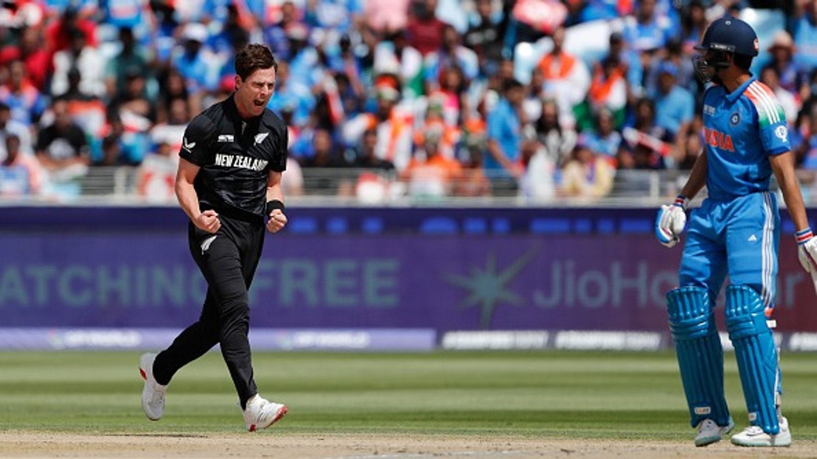 विराट कोहली और गिल को सस्ते में पवेलियन भेज मैट हेनरी ने काटा बवाल, 'पंजा' खोलकर कहा - उनको प्रेशर में लाकर... विराट कोहली और गिल को सस्ते में पवेलियन भेज मैट हेनरी ने काटा बवाल, 'पंजा' खोलकर कहा - उनको प्रेशर में लाकर...