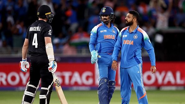 IND vs NZ : भारत ने न्यूजीलैंड को 44 रन से हराकर लगातार तीसरा मैच जीता, वरुण चक्रवर्ती ने आते ही ले डाले 5 विकेट, अब सेमीफाइनल में ऑस्ट्रेलिया से टक्कर