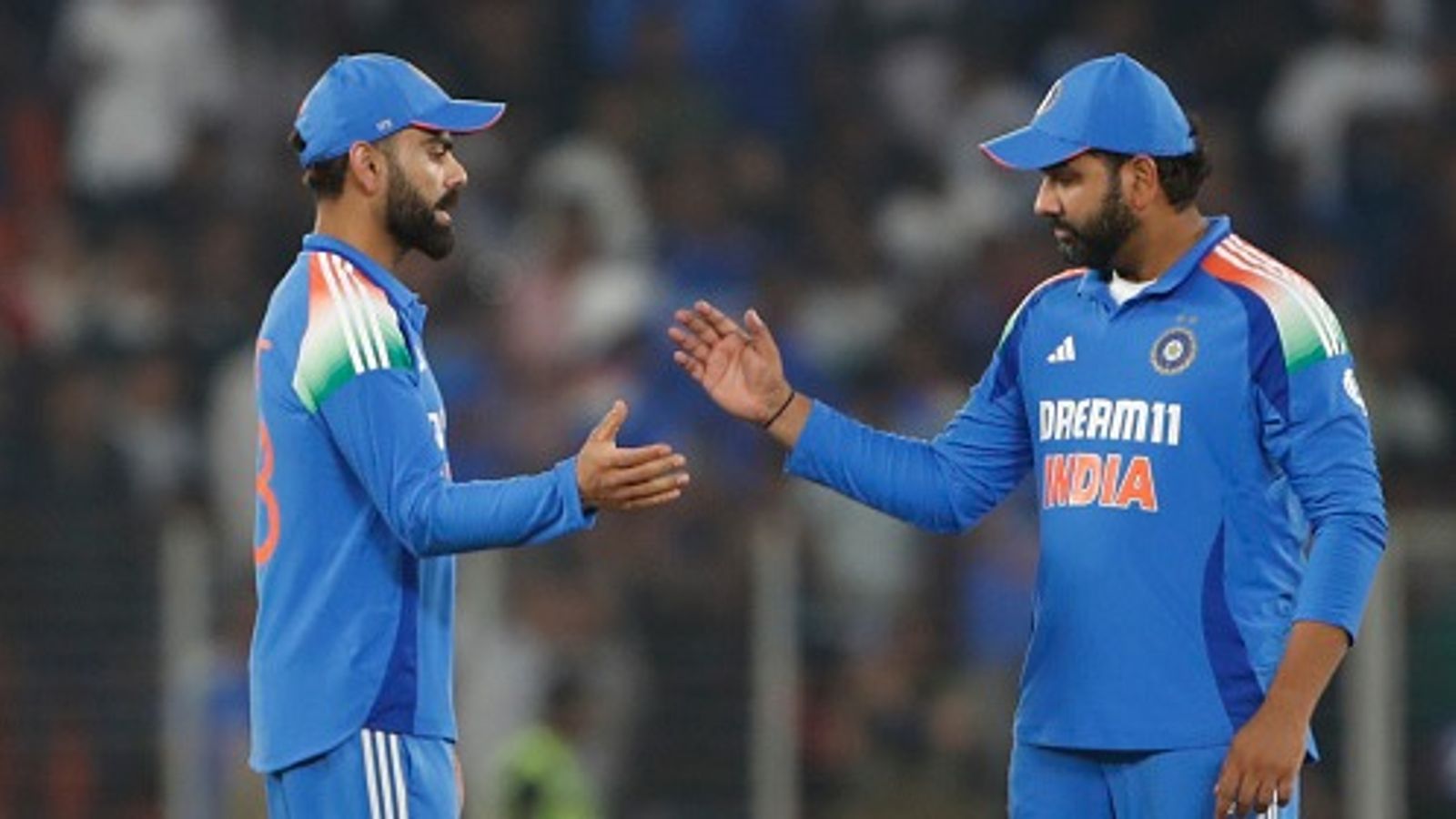 रोहित शर्मा-विराट कोहली समेत तीन धुरंधरों को क्या BCCI कर देगी A+ कॉन्ट्रेक्ट से बाहर? एनुअल प्लेयर रिटेनरशिप के ऐलान में देरी की वजह आई सामने रोहित शर्मा-विराट कोहली समेत तीन धुरंधरों को क्या BCCI कर देगी A+ कॉन्ट्रेक्ट से बाहर? एनुअल प्लेयर रिटेनरशिप के ऐलान में देरी की वजह आई सामने