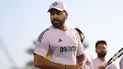 रोहित शर्मा को चैंपियंस ट्रॉफी फाइनल से पहले मिली मिलियन डॉलर की सलाह, दिग्गज गेंदबाज ने कहा- ये लाइफलाइन है, अगर... SportsTak Hindi