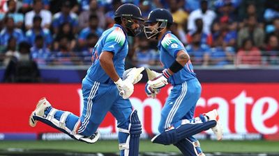 रोहित शर्मा और विराट कोहली में क्या है अंतर? दोनों ने कौन है सबसे बेहतर, जानें उप- कप्तान शुभमन गिल ने क्या कहा SportsTak Hindi