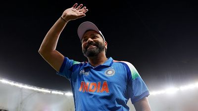 Rohit Sharma Retirement: रोहित शर्मा के रिटायरमेंट पर बड़ी अपडेट, भारतीय कप्तान ने ले लिया बड़ा फैसला! जानिए पूरा मामला SportsTak Hindi