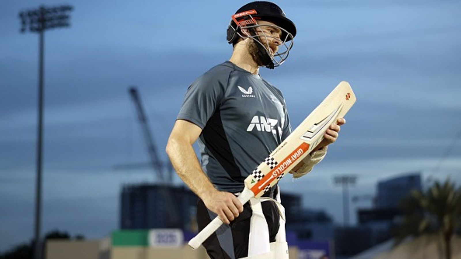 चैंपियंस ट्रॉफी फाइनल से पहले न्यूजीलैंड की सीक्रेट तैयारी की खुली पोल, भारतीय मूल के गेंदबाज ने सारे राज बता दिए चैंपियंस ट्रॉफी फाइनल से पहले न्यूजीलैंड की सीक्रेट तैयारी की खुली पोल, भारतीय मूल के गेंदबाज ने सारे राज बता दिए