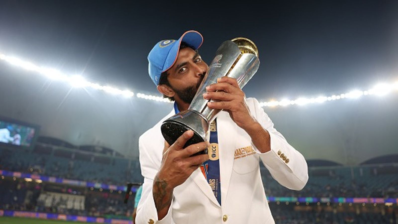 रवींद्र जडेजा इंटरनेशनल क्रिकेट से ले रहे हैं संन्यास? स्टार ऑलराउंडर ने 4 शब्दों में फैंस को दे दिया जवाब रवींद्र जडेजा इंटरनेशनल क्रिकेट से ले रहे हैं संन्यास? स्टार ऑलराउंडर ने 4 शब्दों में फैंस को दे दिया जवाब