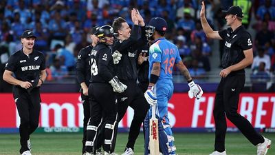 पाकिस्तान के खिलाफ टी20 सीरीज के लिए न्यूजीलैंड टीम का ऐलान, विराट कोहली को चैंपियंस ट्रॉफी फाइनल में आउट करने वाला खिलाड़ी बना कप्तान SportsTak Hindi