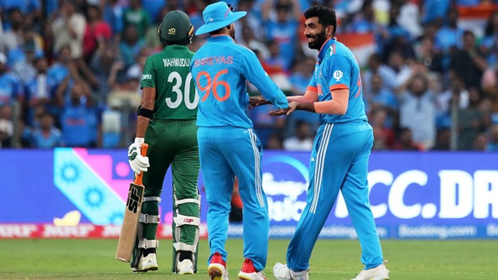 430 मैच, 11 हजार से ज्यादा रन, चैंपियंस ट्रॉफी हार के बाद धाकड़ क्रिकेटर ने किया संन्यास का ऐलान, कहा- कोई भी चीज... 430 मैच, 11 हजार से ज्यादा रन, चैंपियंस ट्रॉफी हार के बाद धाकड़ क्रिकेटर ने किया संन्यास का ऐलान, कहा- कोई भी चीज...