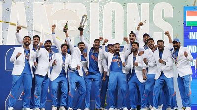 Big Breaking: दिल्ली कैपिटल्स ने IPL 2025 के लिए किया नए कप्तान का ऐलान, भारत को चैंपियंस ट्रॉफी जिताने वााले खिलाड़ी को सौंपी जिम्मेदारी SportsTak Hindi