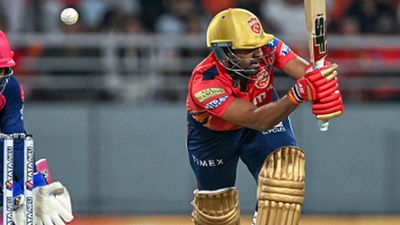 पंजाब किंग्स के स्टार खिलाड़ी ने अपनी प्लेइंग XI से वर्ल्ड नंबर एक ऑलराउंडर को किया बाहर, अनकैप्ड खिलाड़ी को दी जगह SportsTak Hindi