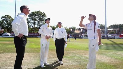 इंग्लैंड के ऑलराउंडर ने IPL 2025 से पहले 34 की उम्र में लिया संन्यास, 13152 रन और 133 विकेट लेने वाले खिलाड़ी ने कहा- लॉर्ड्स में पहला शतक और ... SportsTak Hindi