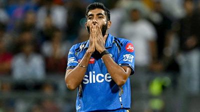 जसप्रीत बुमराह IPL 2025 के शुरुआती मैचों से बाहर, MI हेड कोच ने किया कंफर्म, स्टार गेंदबाज की फिटनेस पर भी दी बड़ी अपडेट SportsTak Hindi