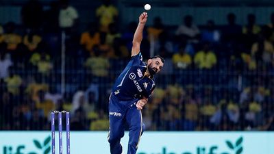 आईपीएल 2025 से पहले बीसीसीआई का सबसे बड़ा फैसला, अब गेंदबाज थूक लगाकर चमका पाएंगे गेंद , बोर्ड ने हटाया बैन SportsTak Hindi