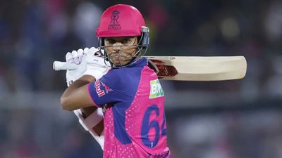 IPL 2025 से पहले सुरेश रैना ने यंग प्लेयर्स को दिया गुरुमंत्र, यशस्वी और तिलक वर्मा का नाम लेकर कहा - पहले 500 रन बनाओ उसके बाद... Yashasvi Jaiswal RR Team IPL 2024