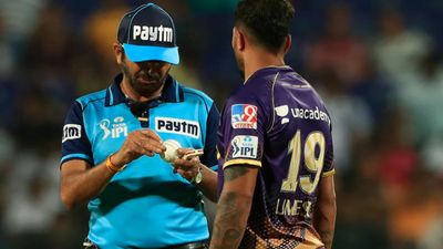 IPL 2025 के लिए अंपायर्स की टीम का ऐलान, 7 नए अंपायरों की एंट्री तो पिछले सीजन के दो दिग्गज पैनल से गायब, बाहर होने की वजह हैरान कर देगी ipl 2025 Anil Chaudhary umpire