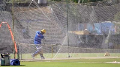 IPL 2025 के आगाज से पहले धोनी ने नेट्स में लगाए लंबे-लंबे छक्के, खड़े होकर देखते रहे जडेजा, VIDEO हुआ वायरल Mahendra Singh Dhoni during practice